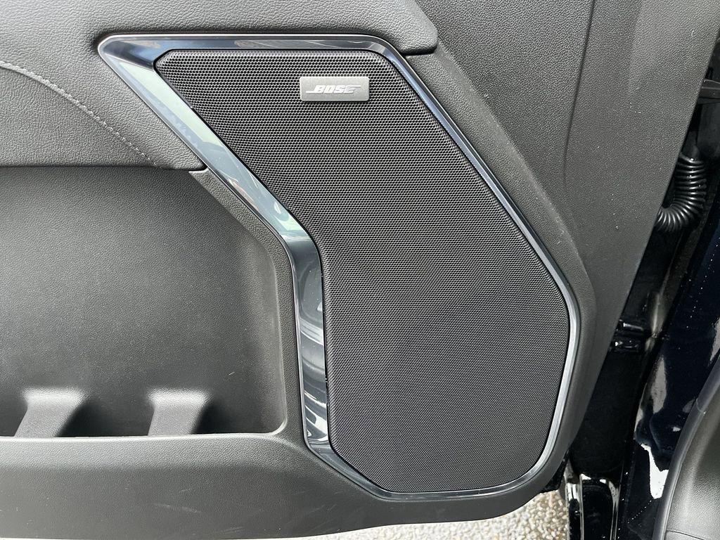 New 2026 Onyx Black GMC Elevation image 25