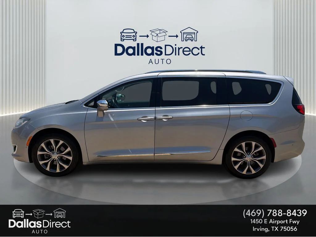 Used 2017 Billet Silver Metallic Clearcoat Chrysler Limited image 9