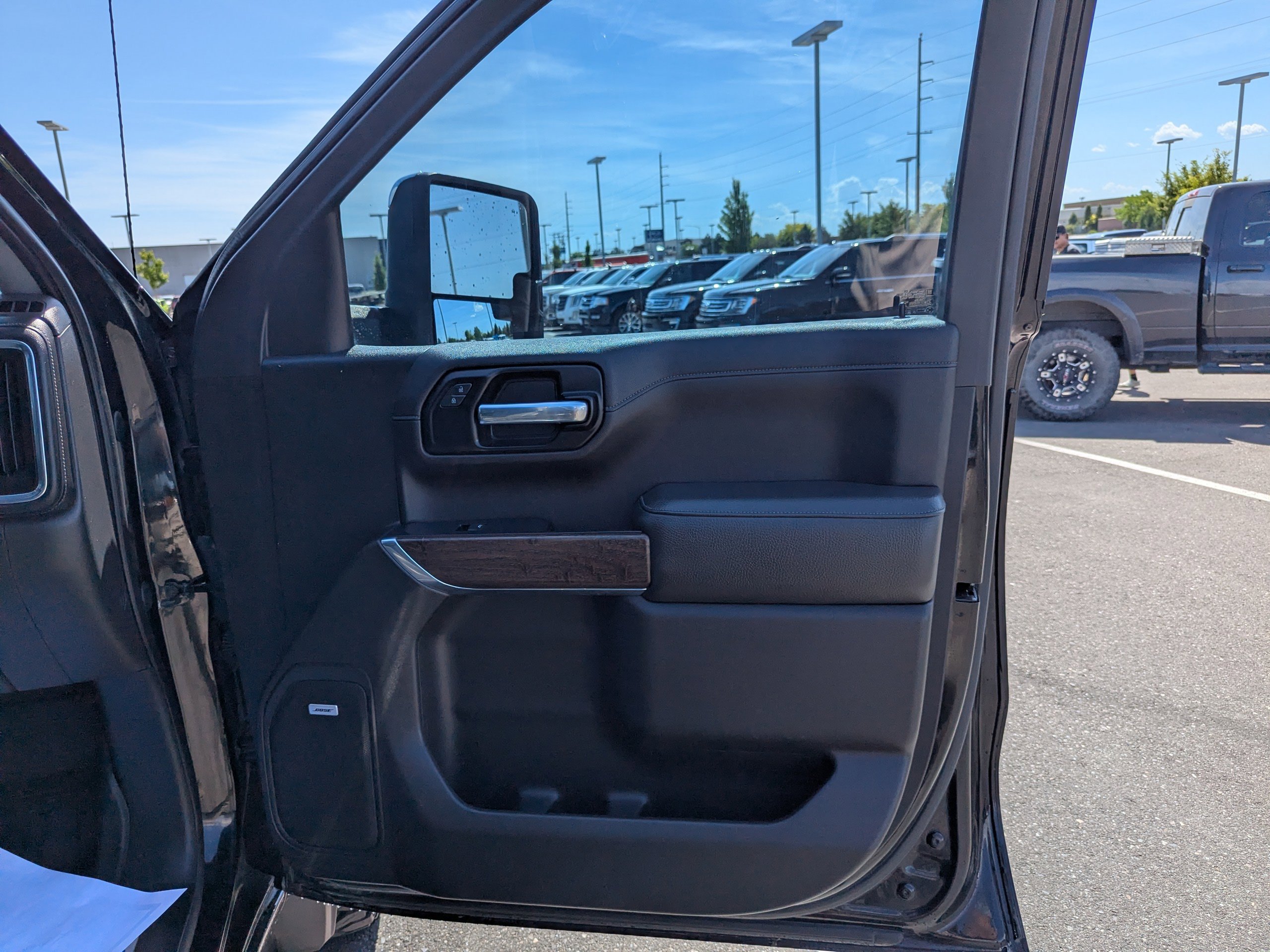 Used 2021 Black GMC Denali image 44