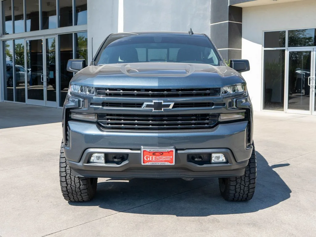 Used 2019 Gray Chevrolet RST image 2
