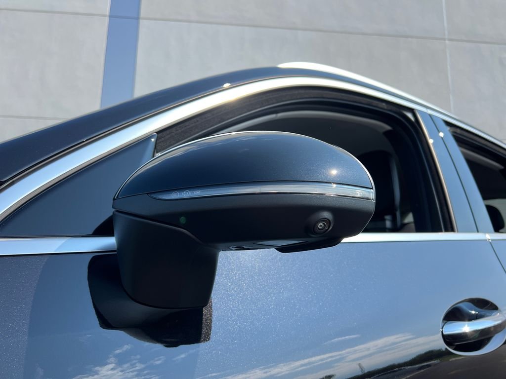 New 2026 Obsidian Black Metallic Mercedes-Benz GLC 300 image 30