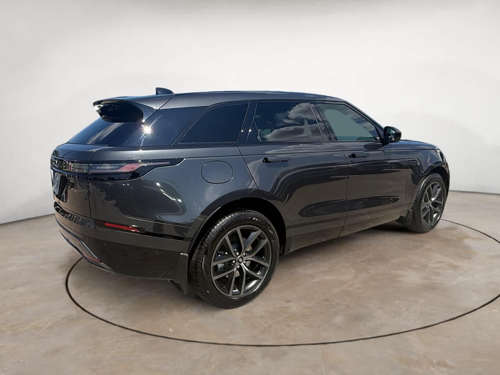 New 2026 Carpathian Grey Land Rover Belgravia Edition image 5