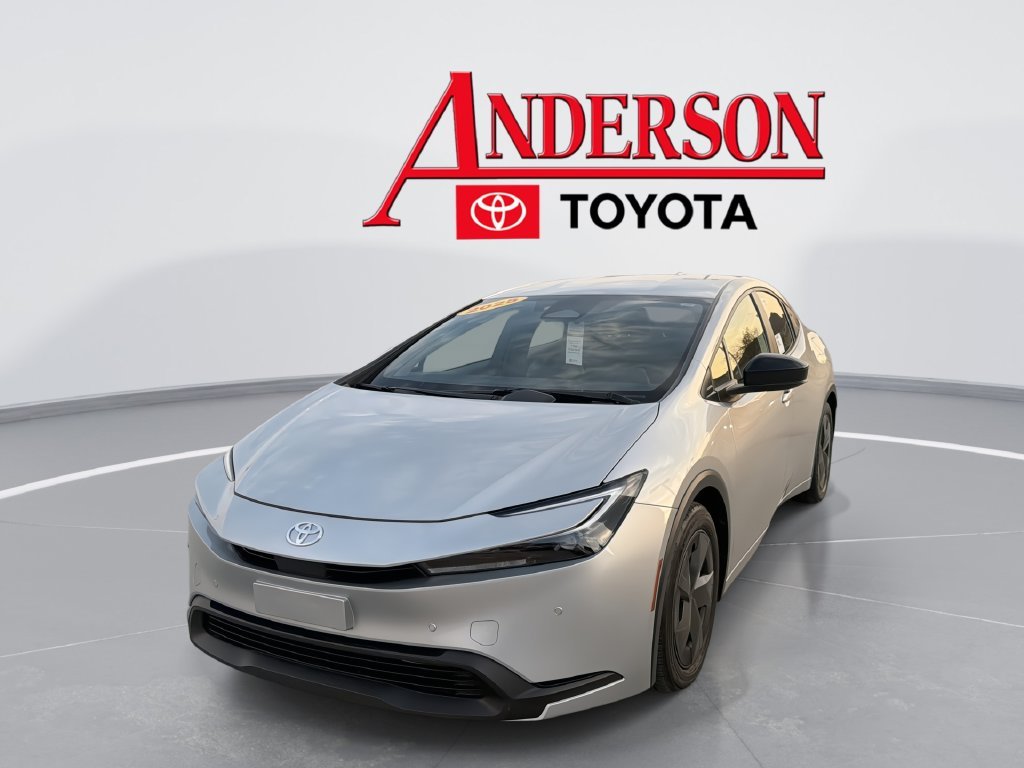 Used 2025  Toyota LE image 1
