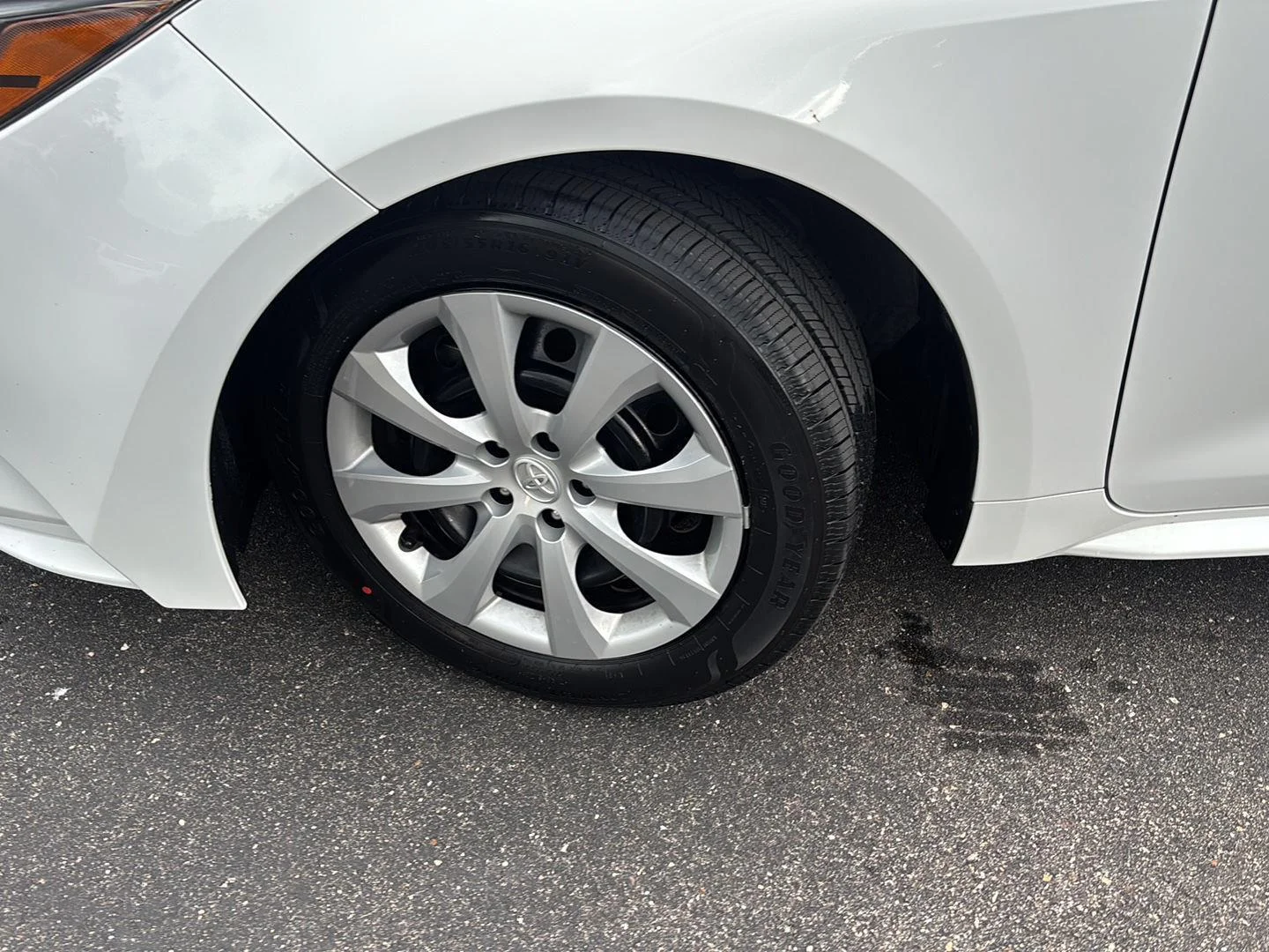 Certified Used 2024 Ice Cap Toyota LE image 5
