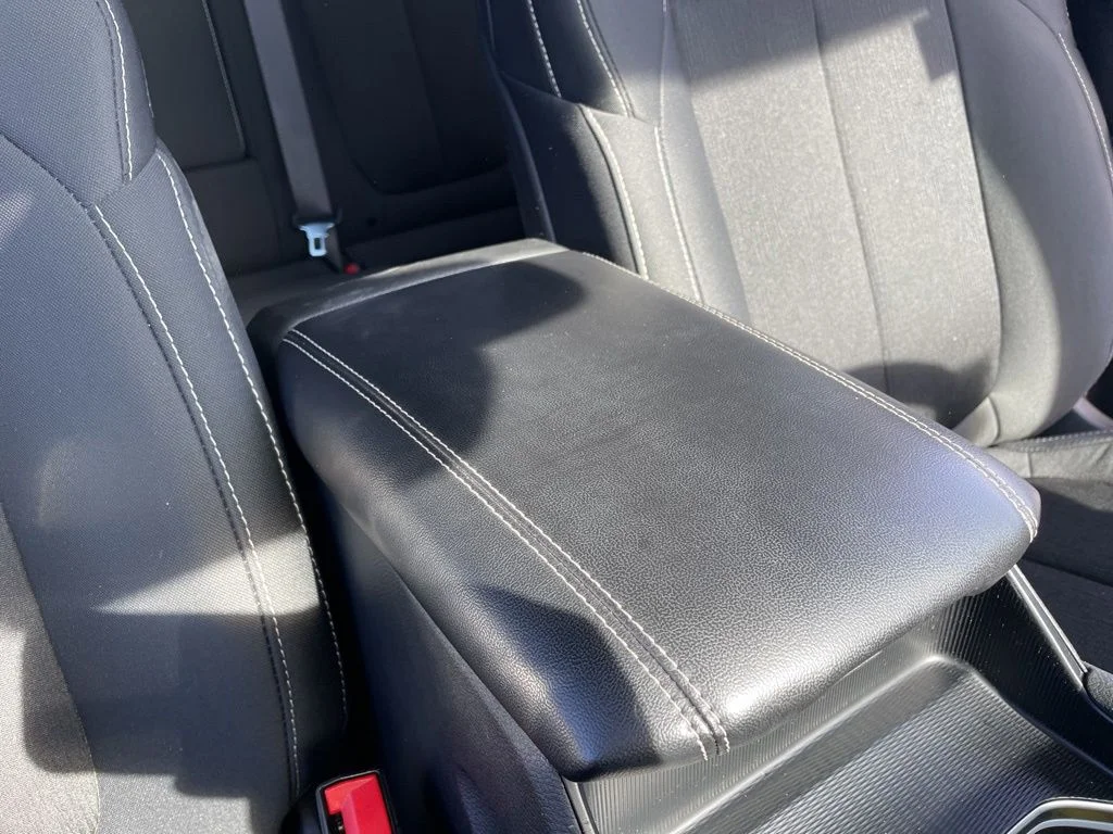 Used 2024 White Jeep Laredo X image 37
