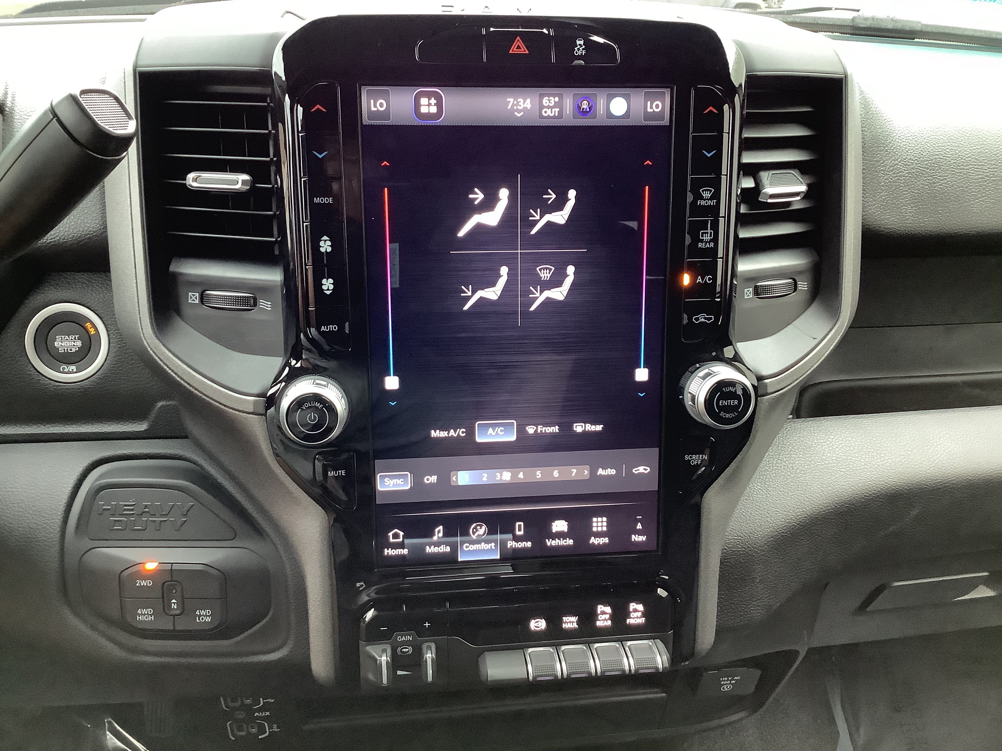 New 2026 Diamond Black Crystal Pearl-Coat Exterior Paint RAM Tradesman image 19