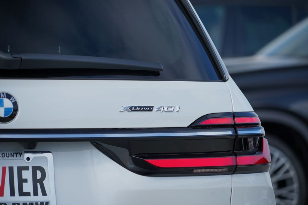 New 2027 Mineral White Metallic BMW xDrive40i image 8