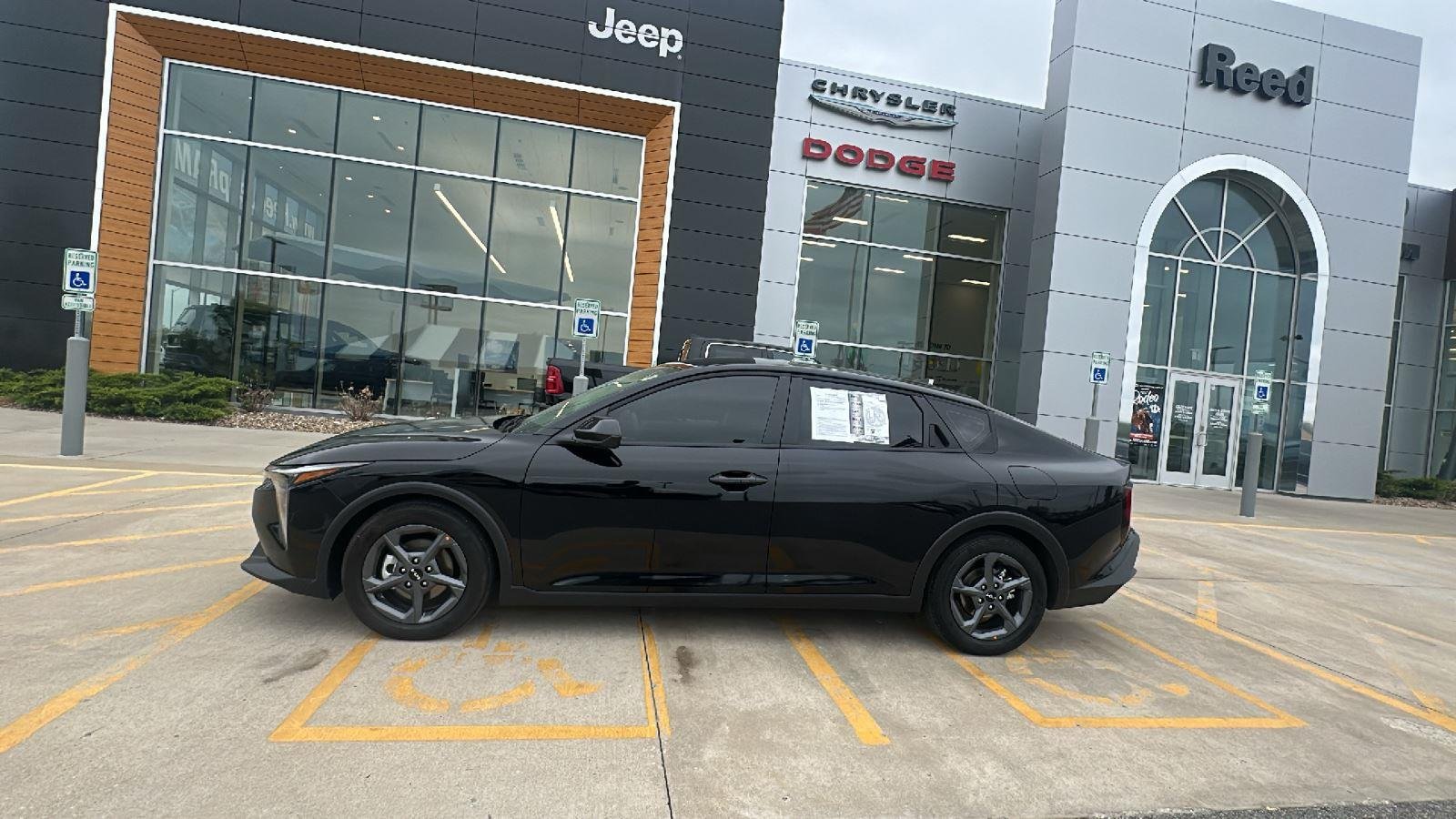 Used 2025 Kia K4 LXS with VIN 3KPFT4DE8SE236159 for sale in Kansas City