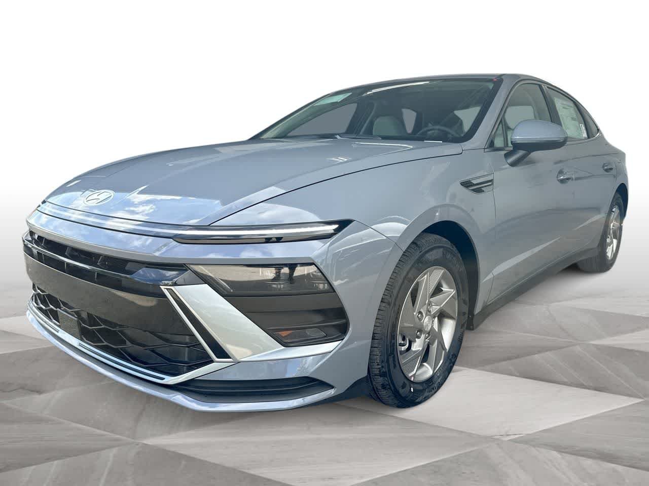 Used 2026 Transmission Blue Hyundai SE image 4