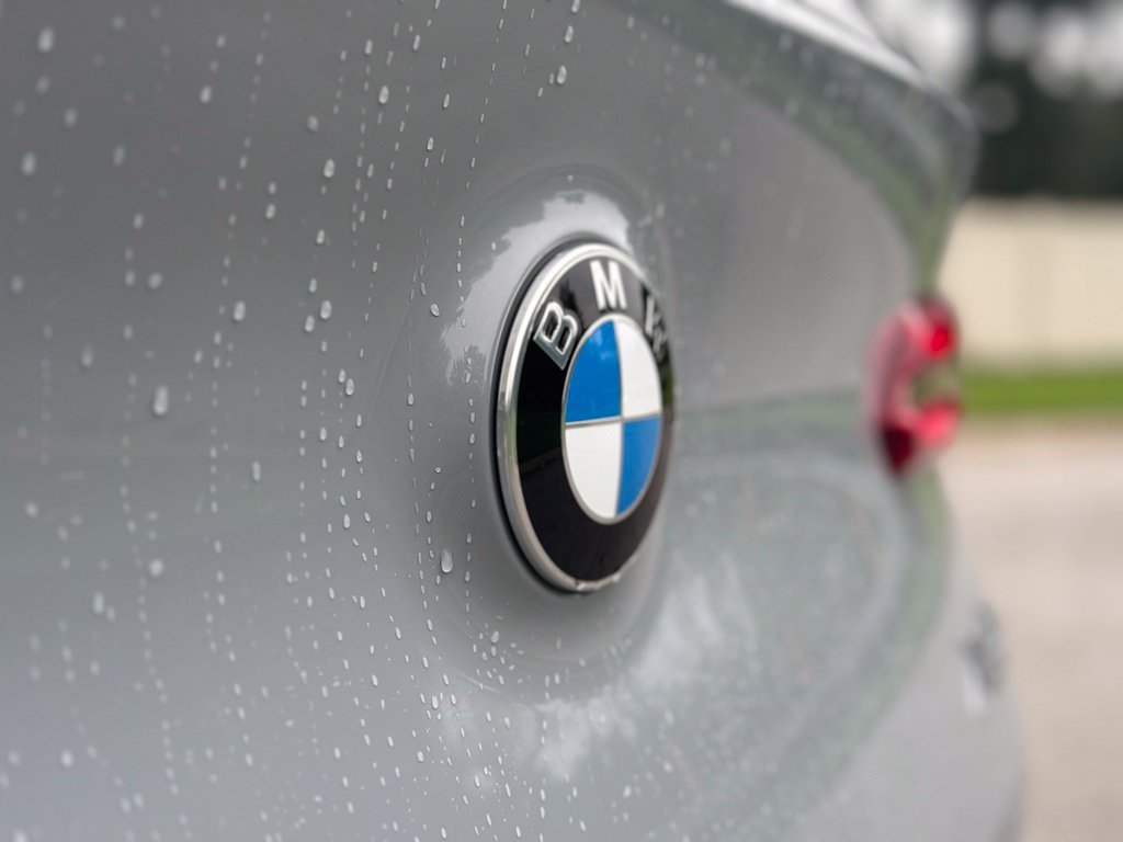 New 2027 Cape York Green Metallic BMW xDrive28i image 13