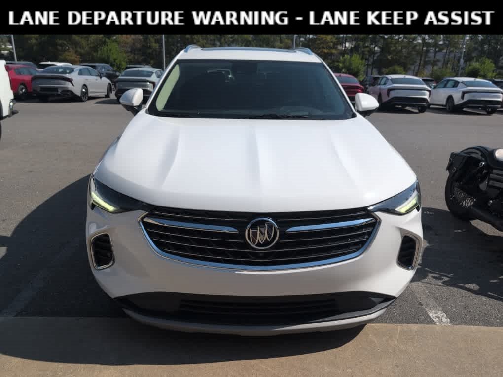 Used 2021 Summit White Buick Essence image 2