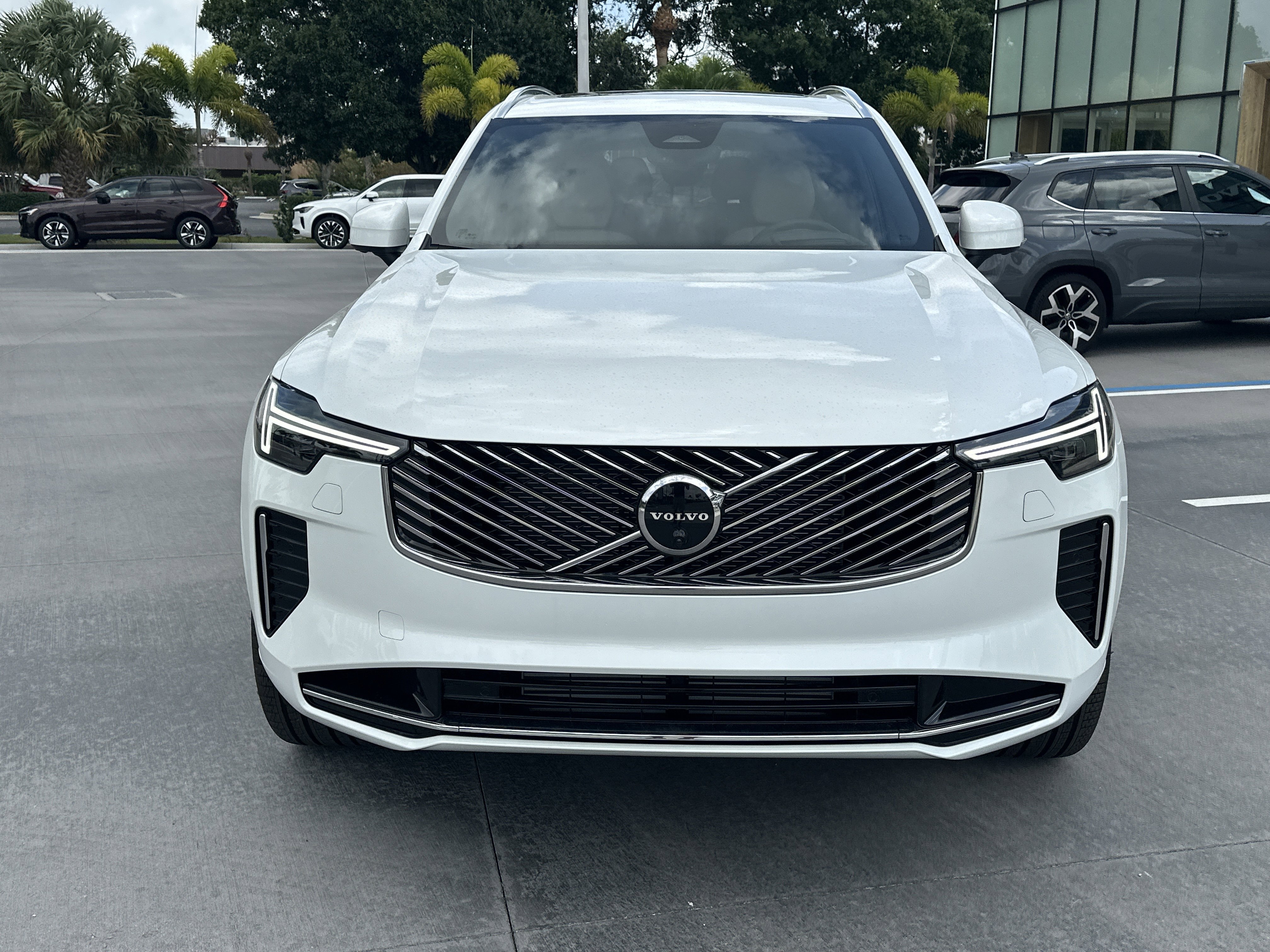 New 2026 Crystal White Volvo Ultra image 4