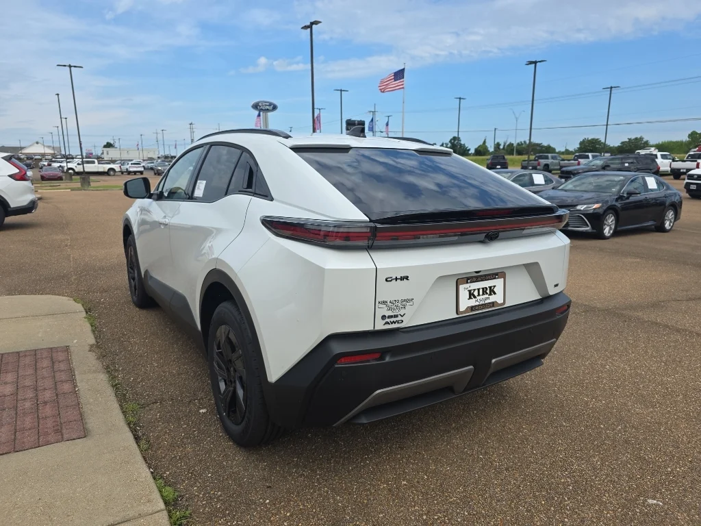New 2026 Wind Chill Pearl <sup>1</sup> Toyota  SE image 3