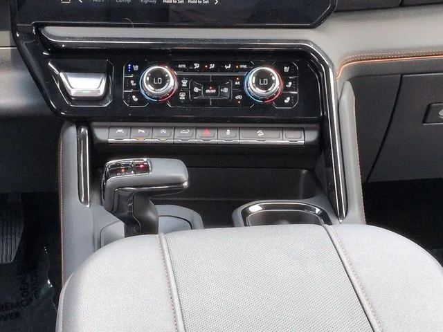 Used 2026 White GMC AT4 image 19