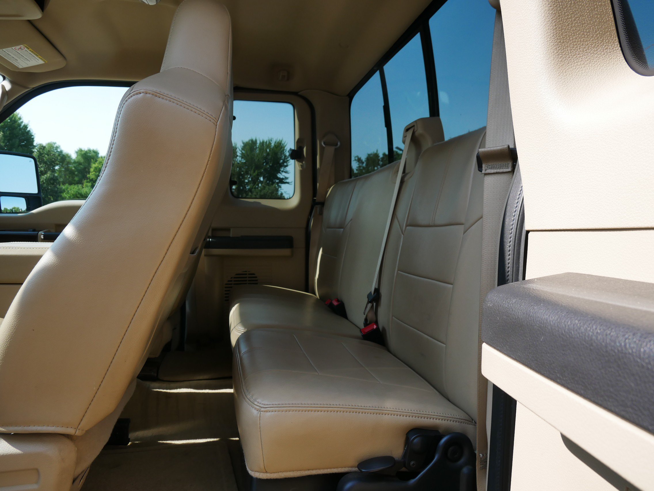 Used 2008 Black Ford Lariat image 11