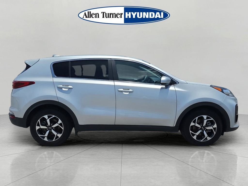 Used 2022 Sparkling Silver Kia LX image 9