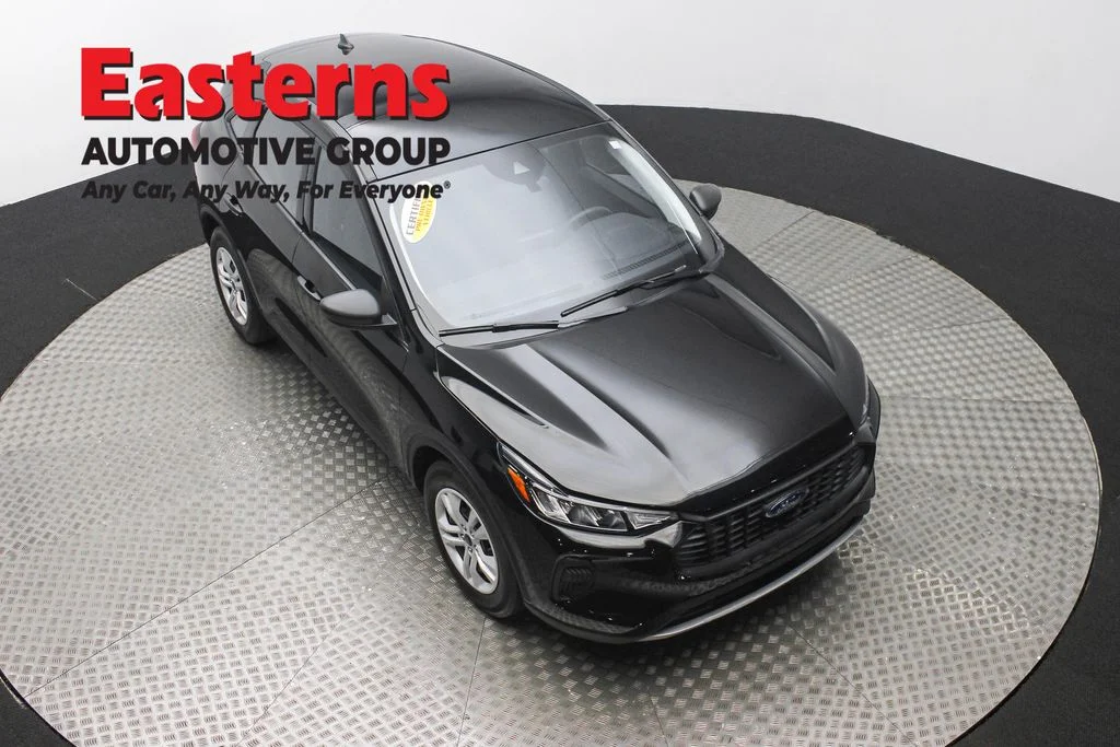 Used 2023 Black Ford Base image 3