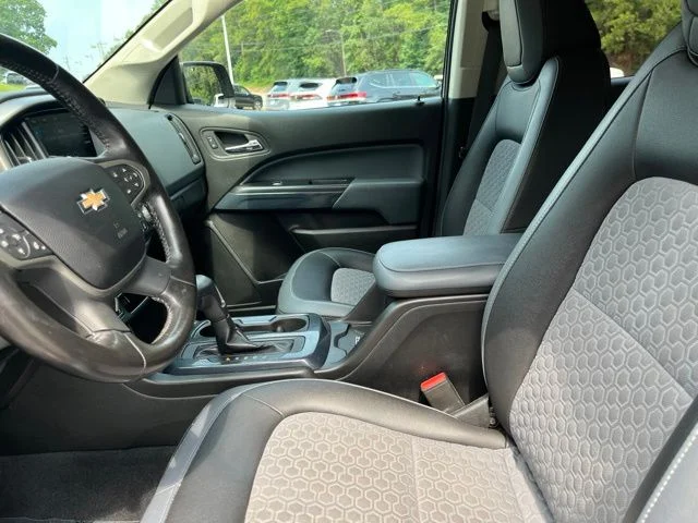 Used 2019 Red Chevrolet Z71 image 8