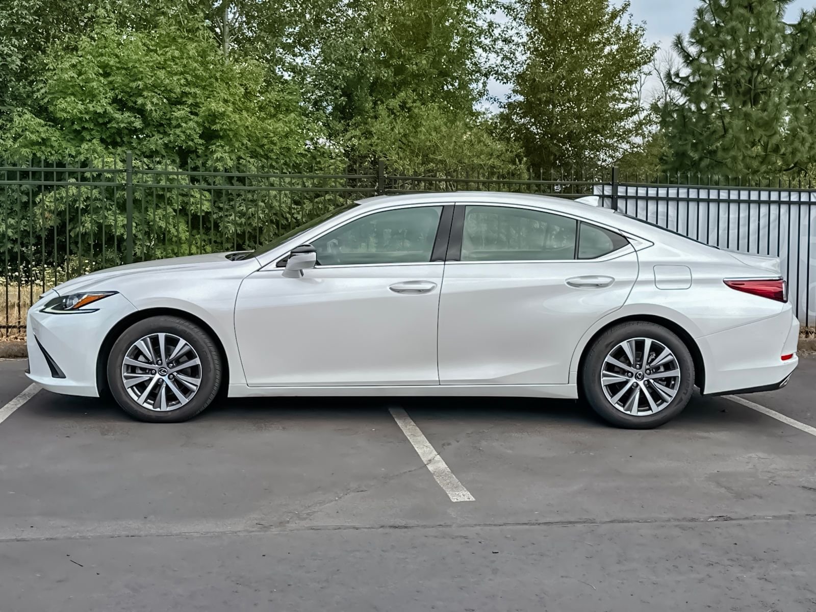 Used 2020 White Lexus 350 image 7