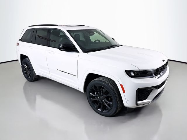 New 2026 Bright White Clear-Coat Exterior Paint Jeep Limited Reserve image 1
