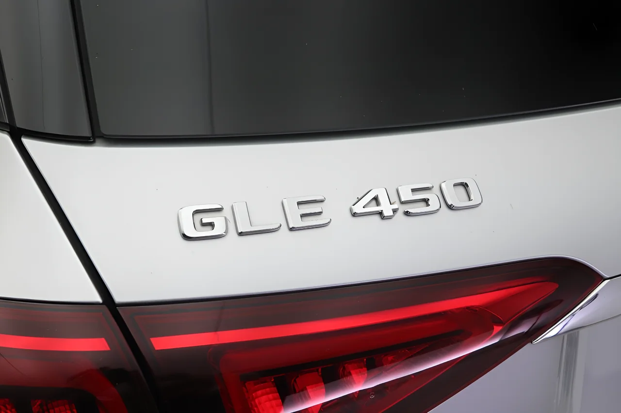 Used 2020 Silver Mercedes-Benz 450 4MATIC® AMG® Package image 19
