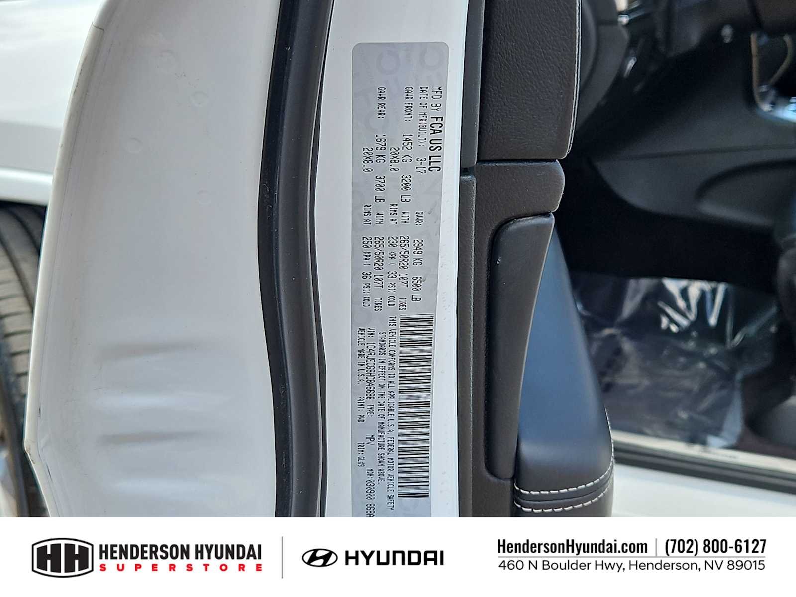 Used 2017 Ivory 3-Coat Jeep Overland image 36