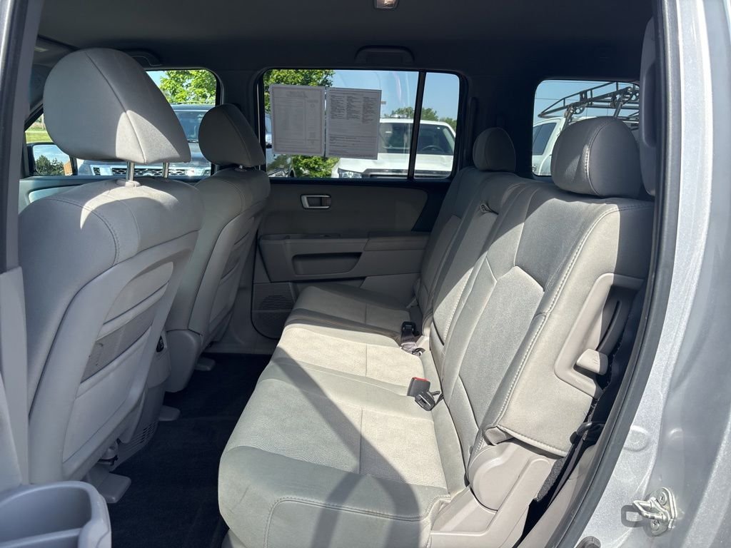Used 2011 Silver Honda LX image 10