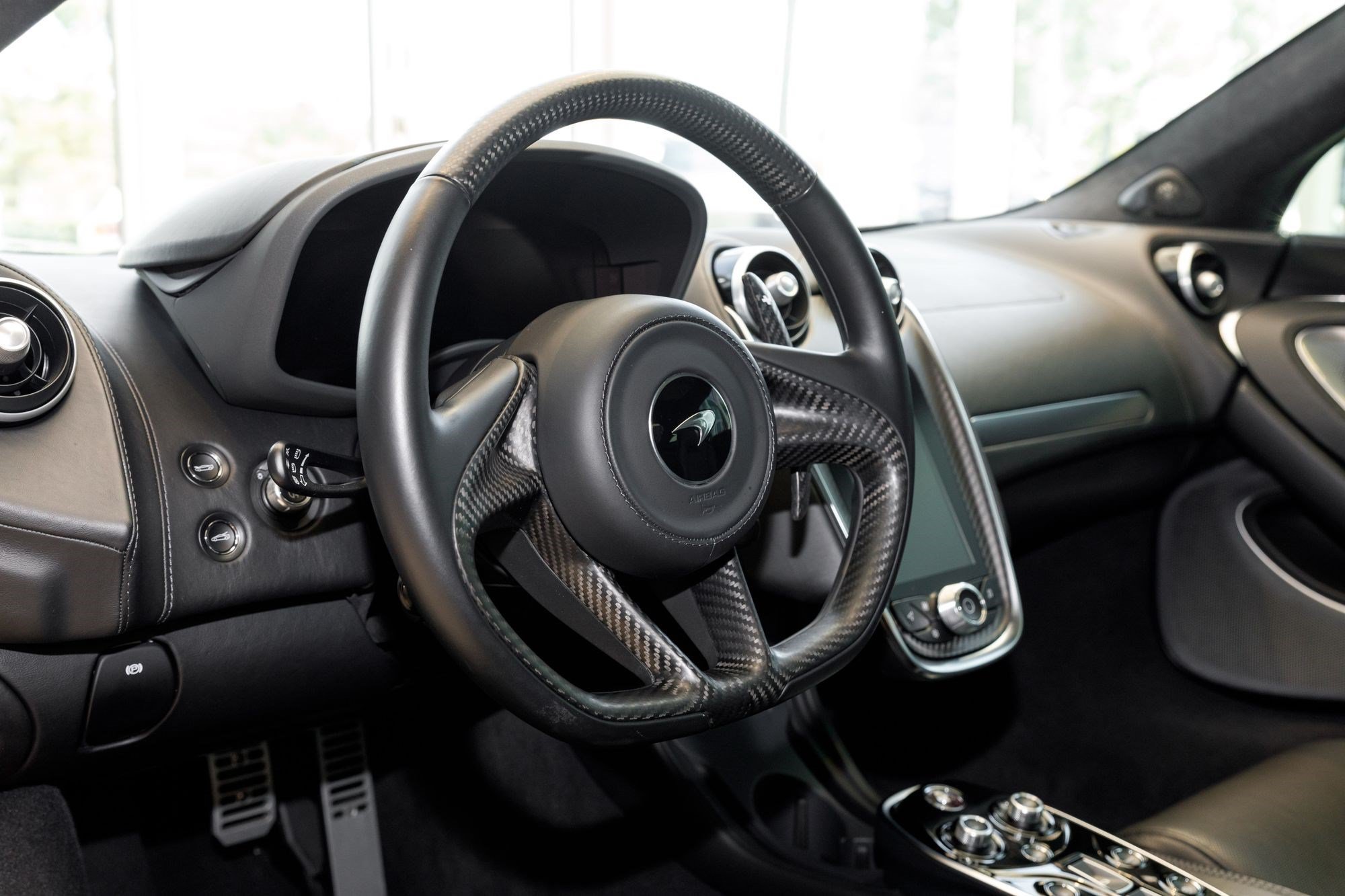 Used 2023 Red Metallic McLaren  image 29