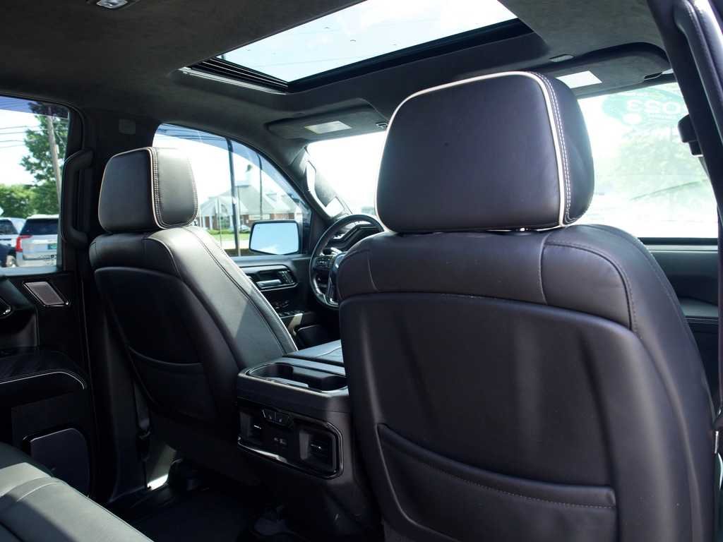 Used 2023 ONYX BLACK GMC AT4X image 27