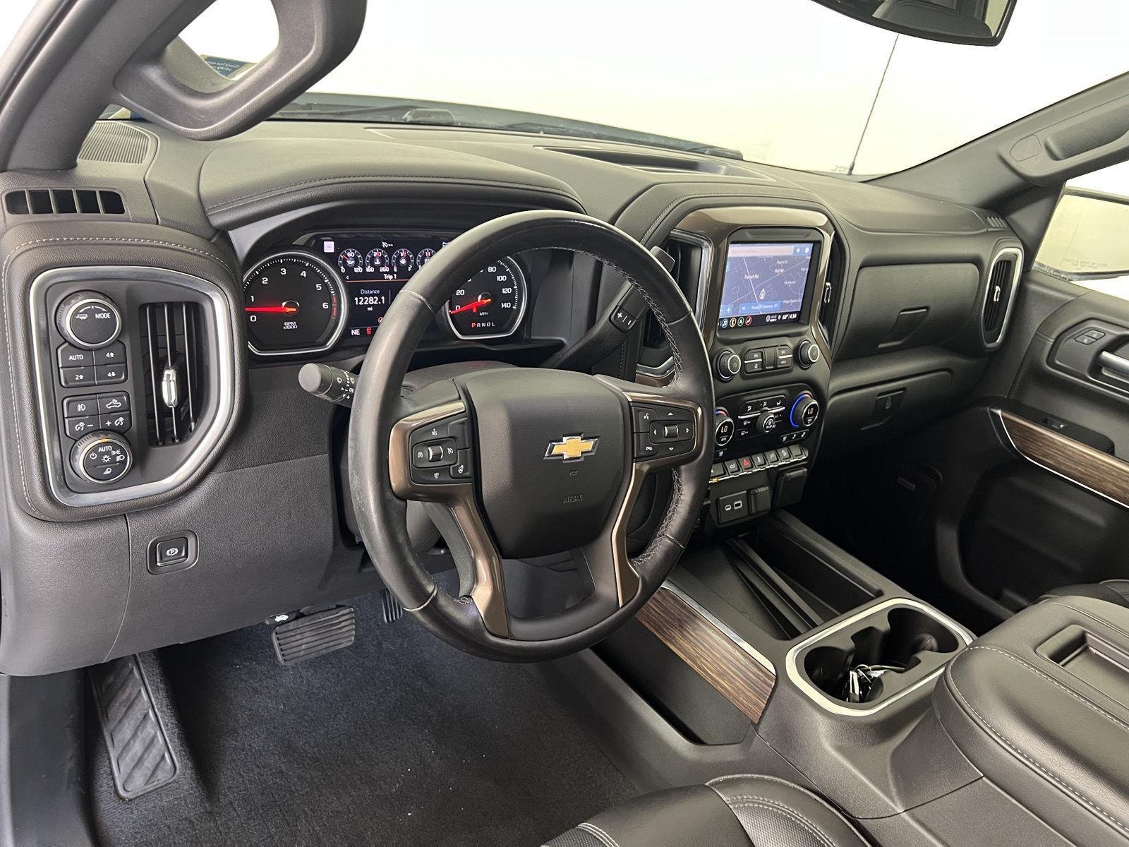 Used 2021 Pearl Chevrolet High Country image 3