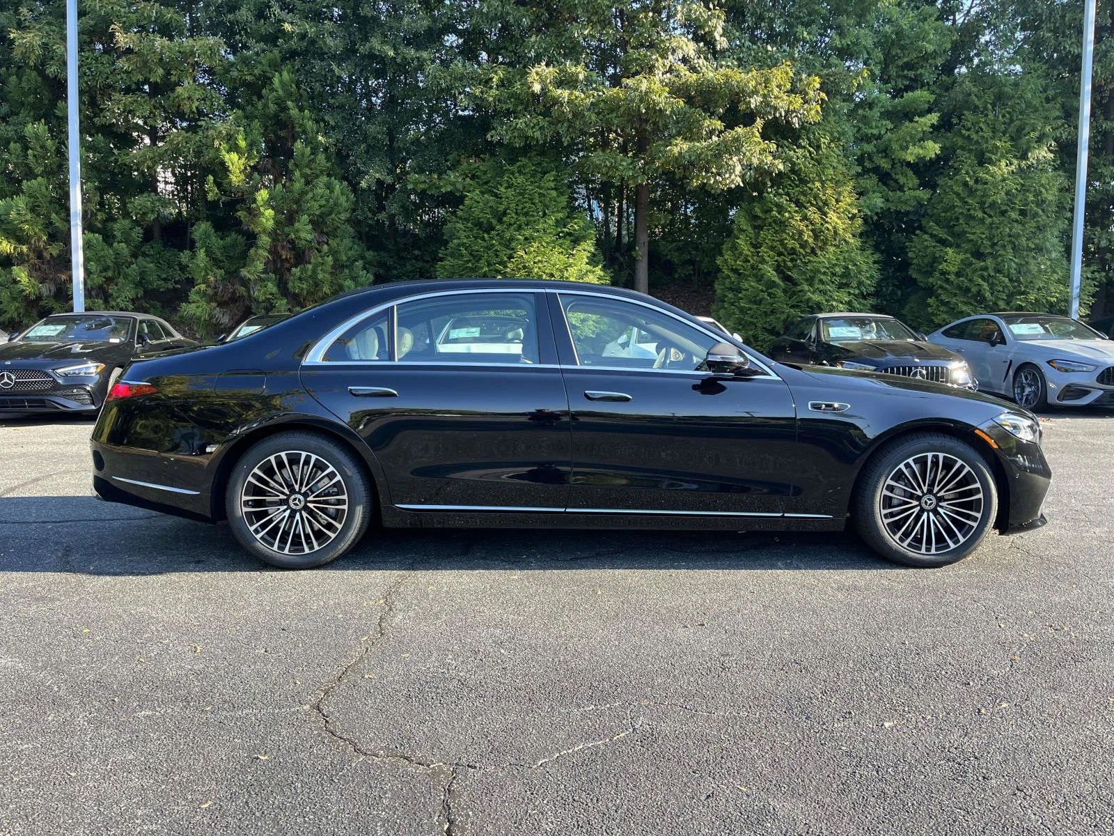 New 2027 Obsidian Black Metallic Mercedes-Benz S 580 4MATIC® Sedan image 6