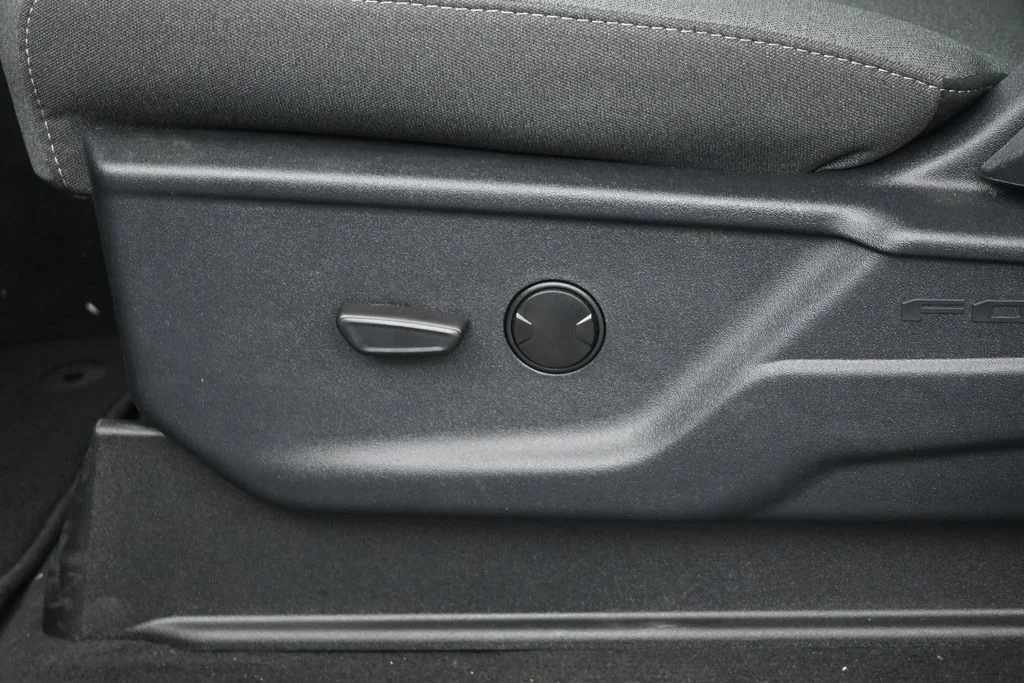 New 2025 White Ford XLT image 9