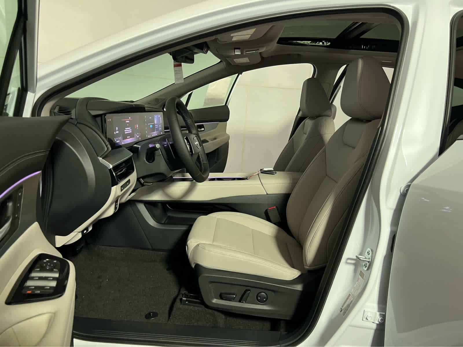 New 2026 Everest White Pearl TriCoat Nissan SL image 13
