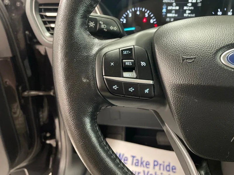 Used 2020 Black Ford SEL image 23