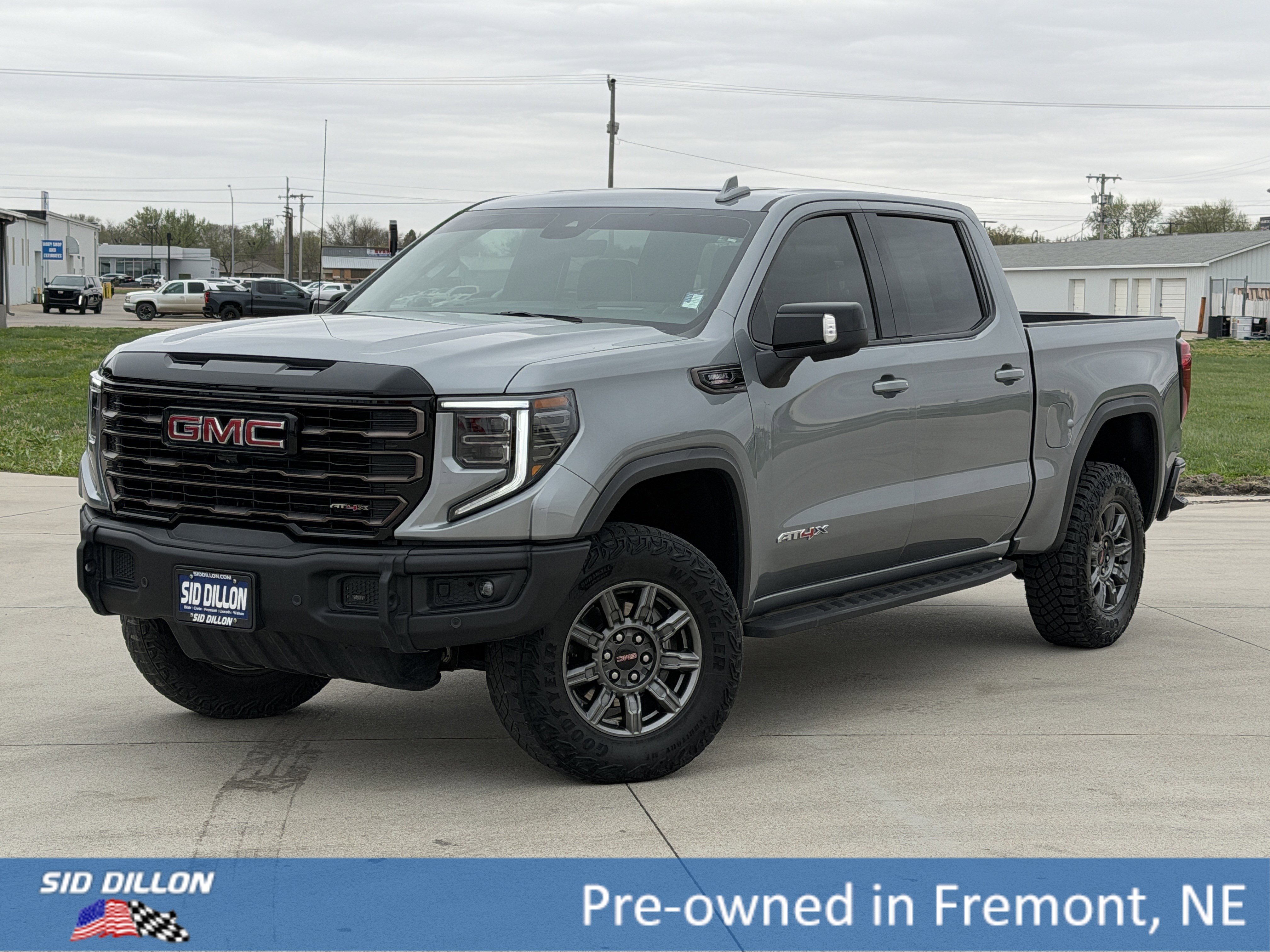 2025 GMC Sierra 4WD Crew Cab Short Box AT4X's photo