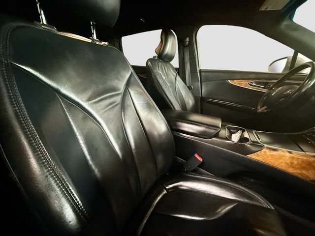 Used 2016 Tan Lincoln Select image 27