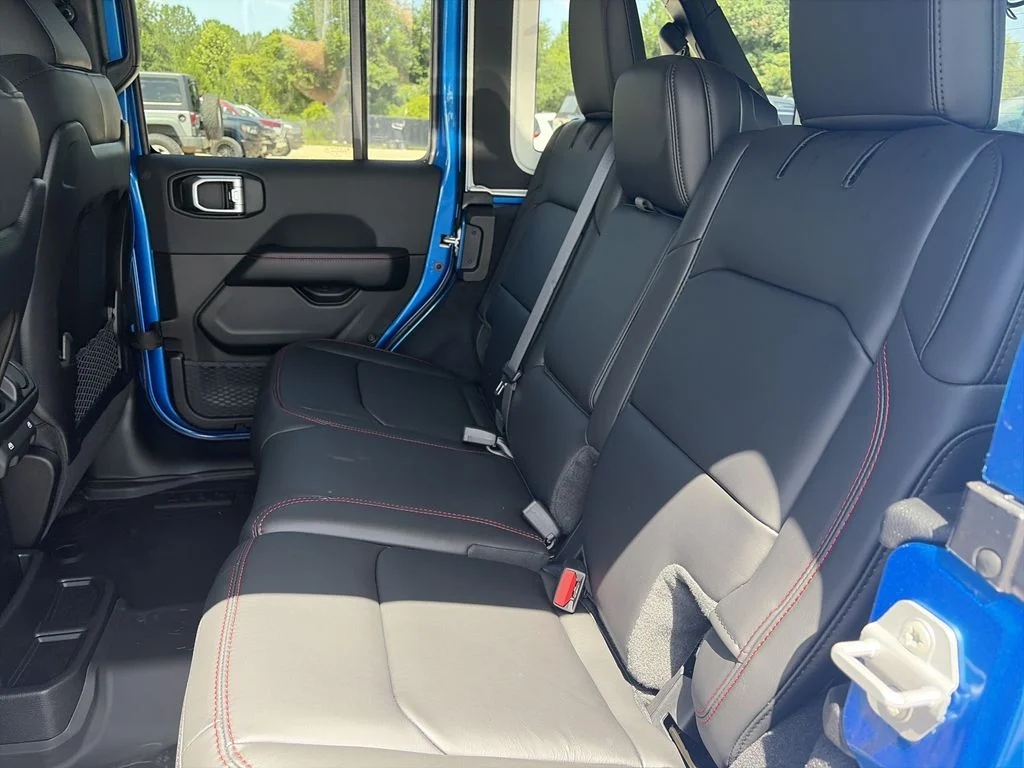 New 2026 Hydro Blue Pearl-Coat Exterior Paint Jeep Rubicon X image 29