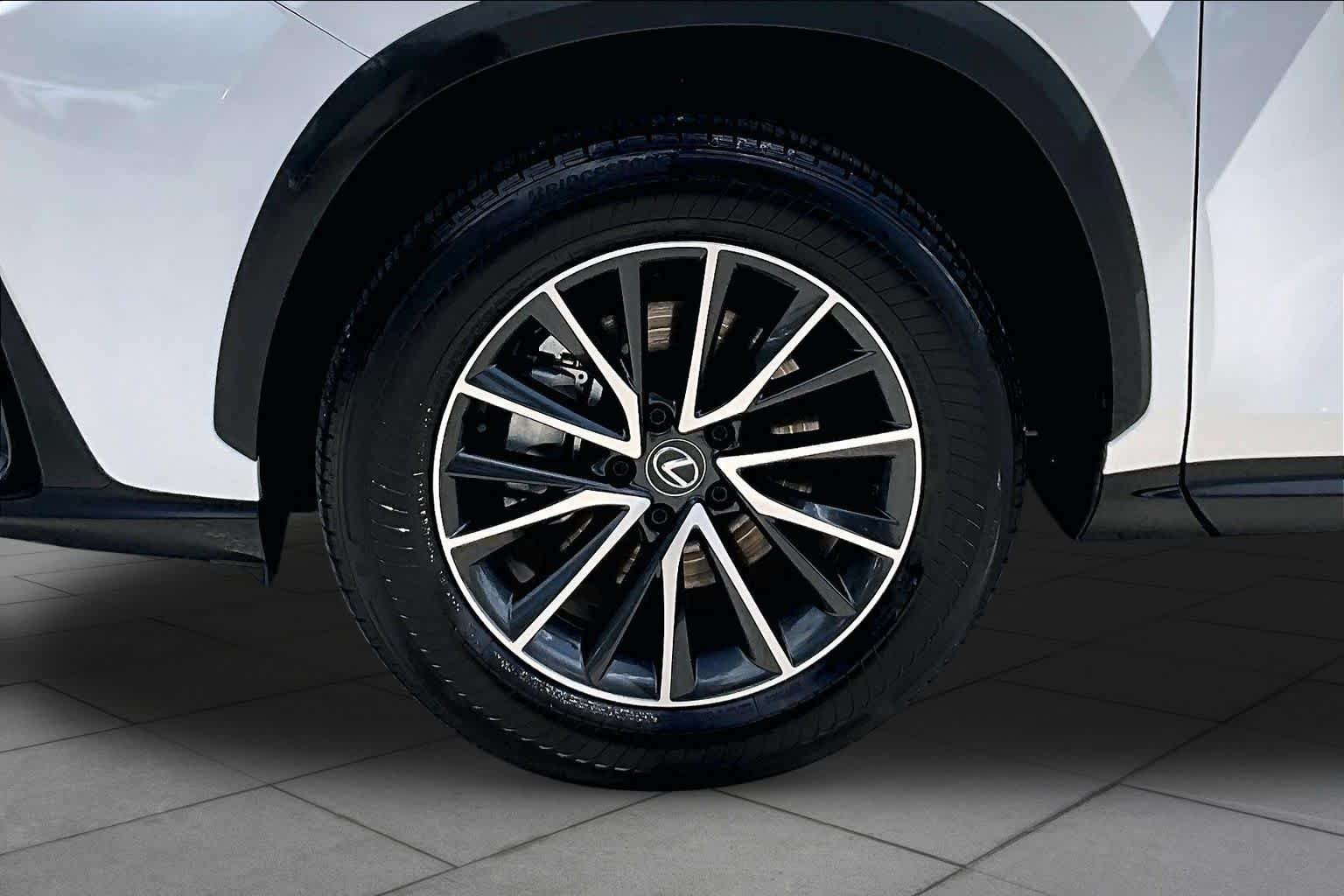 Used 2024 Eminent White Pearl Lexus Premium image 11