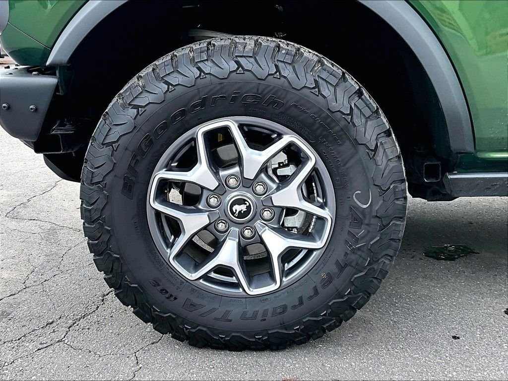 Used 2024 Green Metallic Ford Badlands image 7