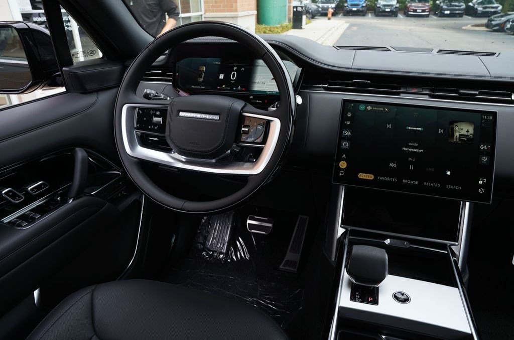New 2026 Santorini Black Land Rover SE image 15