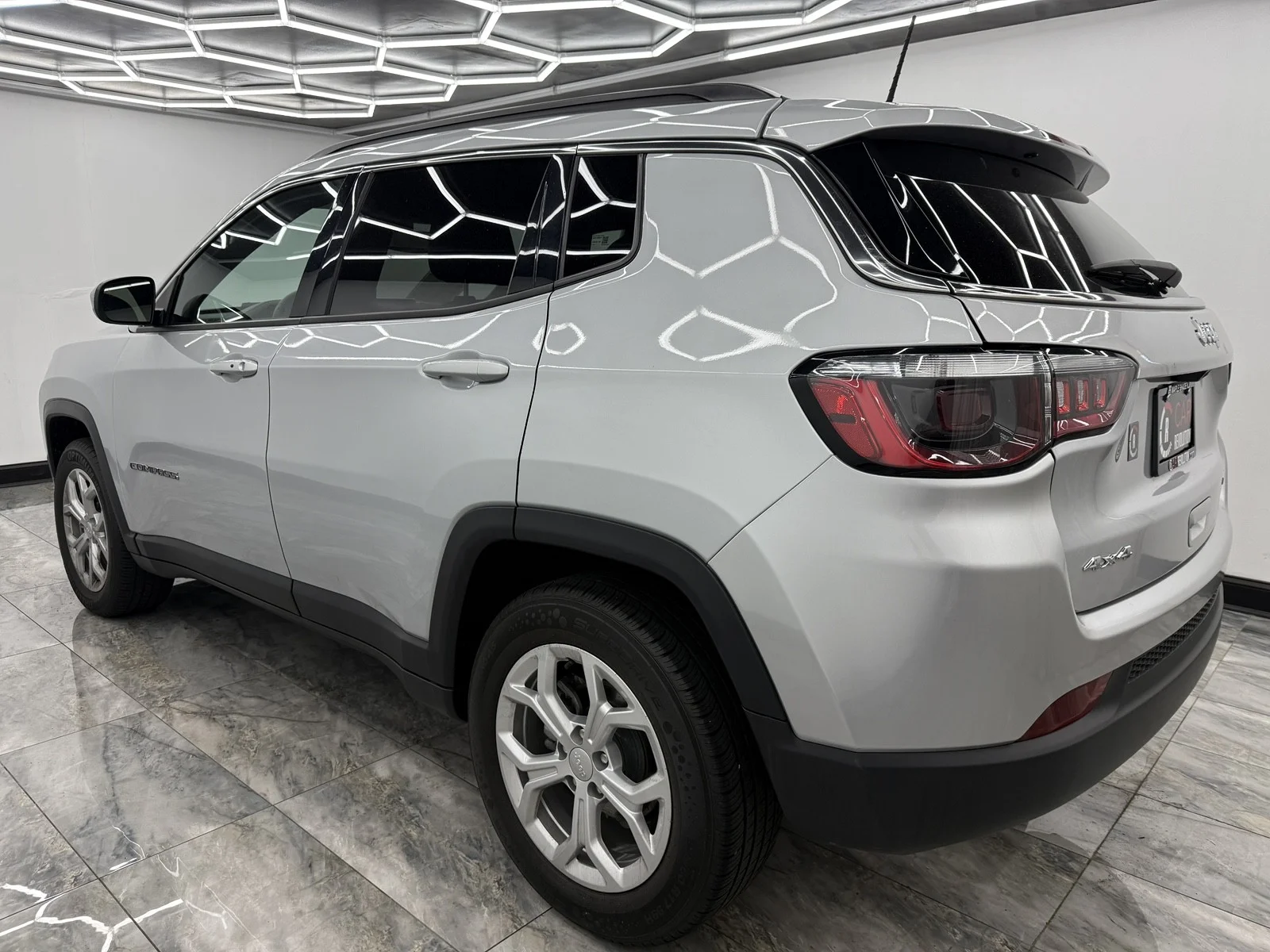Used 2024 Silver Zynith Metallic Clearcoat Jeep Latitude 4X4 image 4