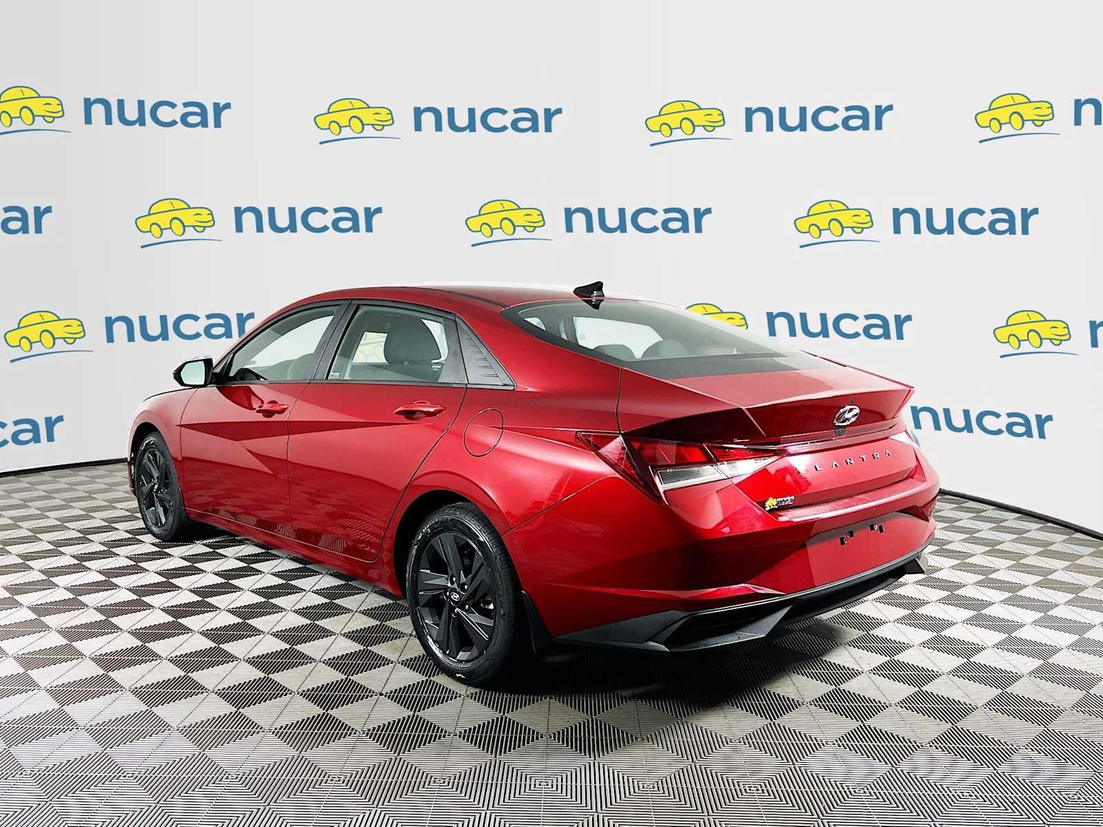 Used 2023 Ultimate Red Hyundai SEL image 5