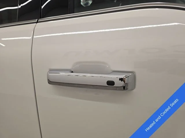 New 2026 Star White Metallic Tri-Coat Ford F-350® Lariat® image 8