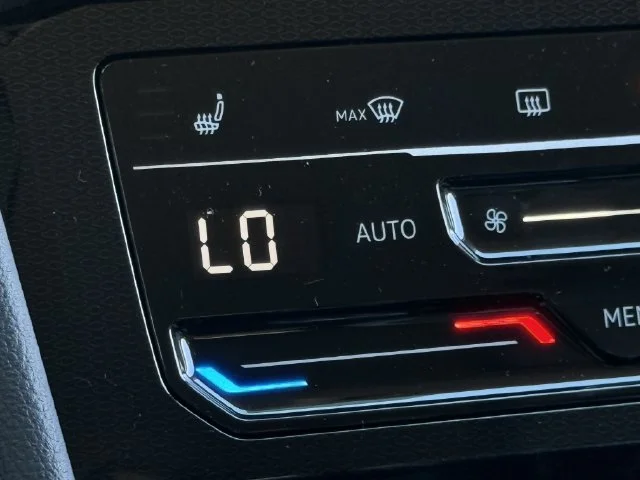 New 2026 Black Volkswagen 1.5T SE image 17