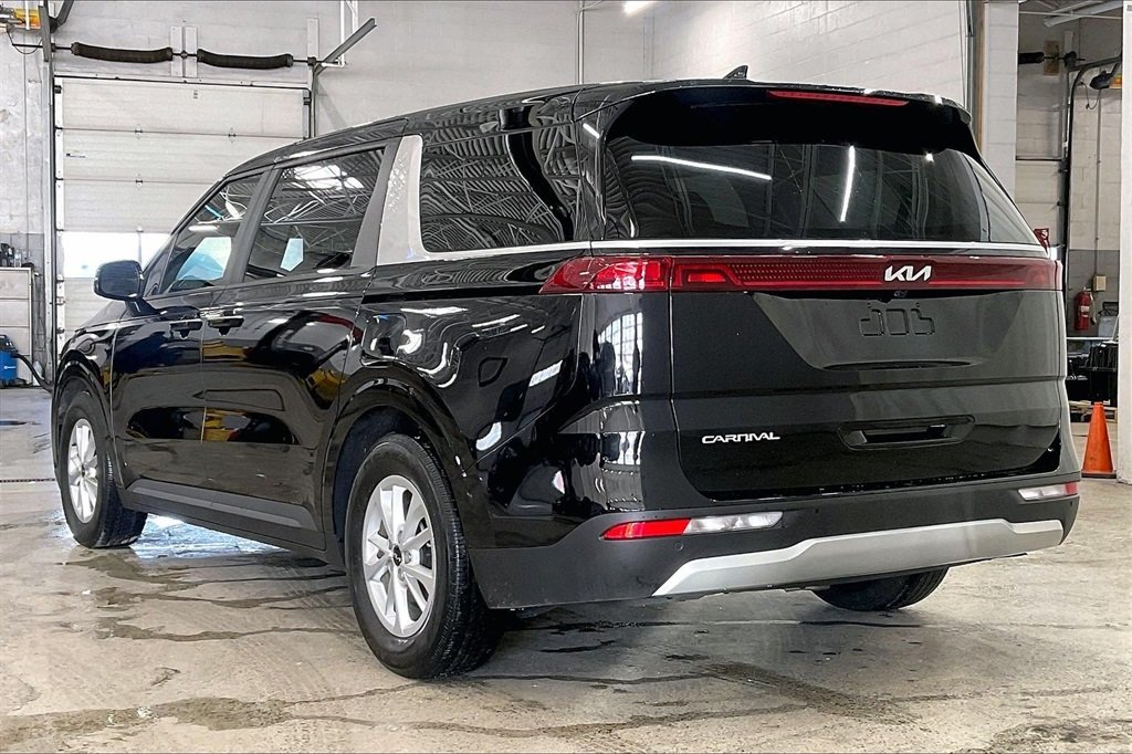 2024 KIA CARNIVAL - Image 9