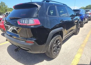 Used 2022 Black Jeep X image 14