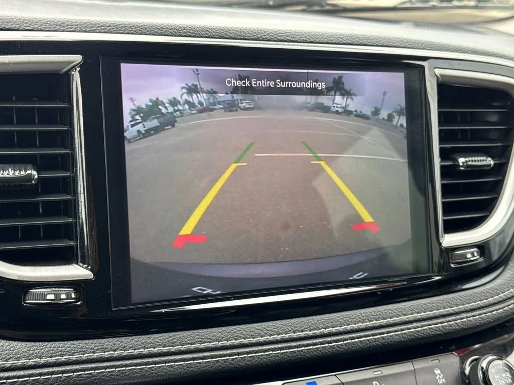 Used 2023  Chrysler Hybrid Touring L image 21