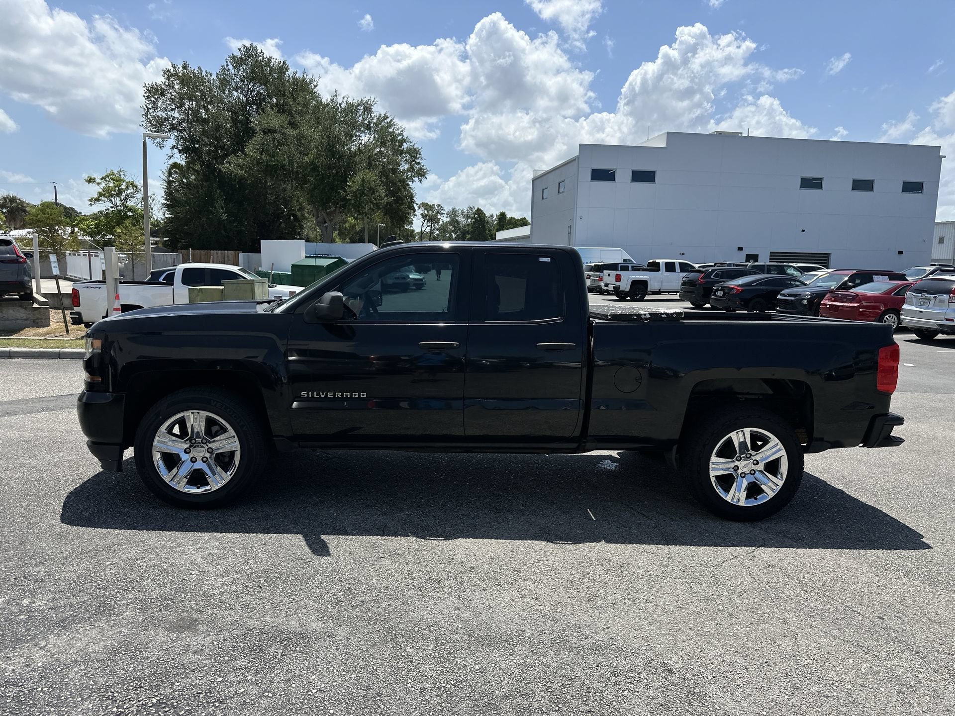 Used 2018 Black Chevrolet Custom image 9