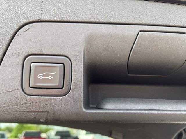 Used 2023 Black Buick Essence image 20