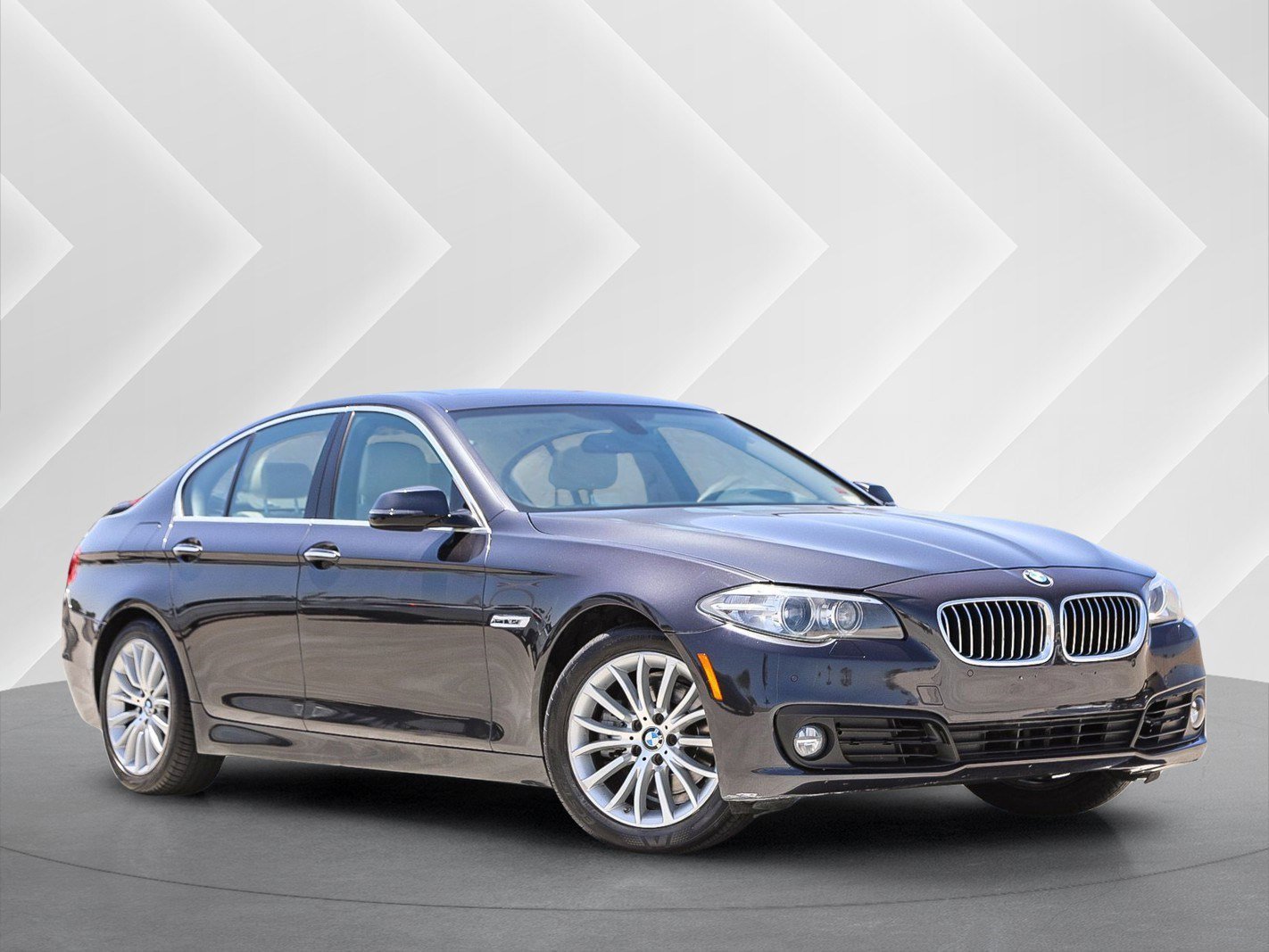 2015 BMW 5 Series 528i Sedan Luxury Line's photo